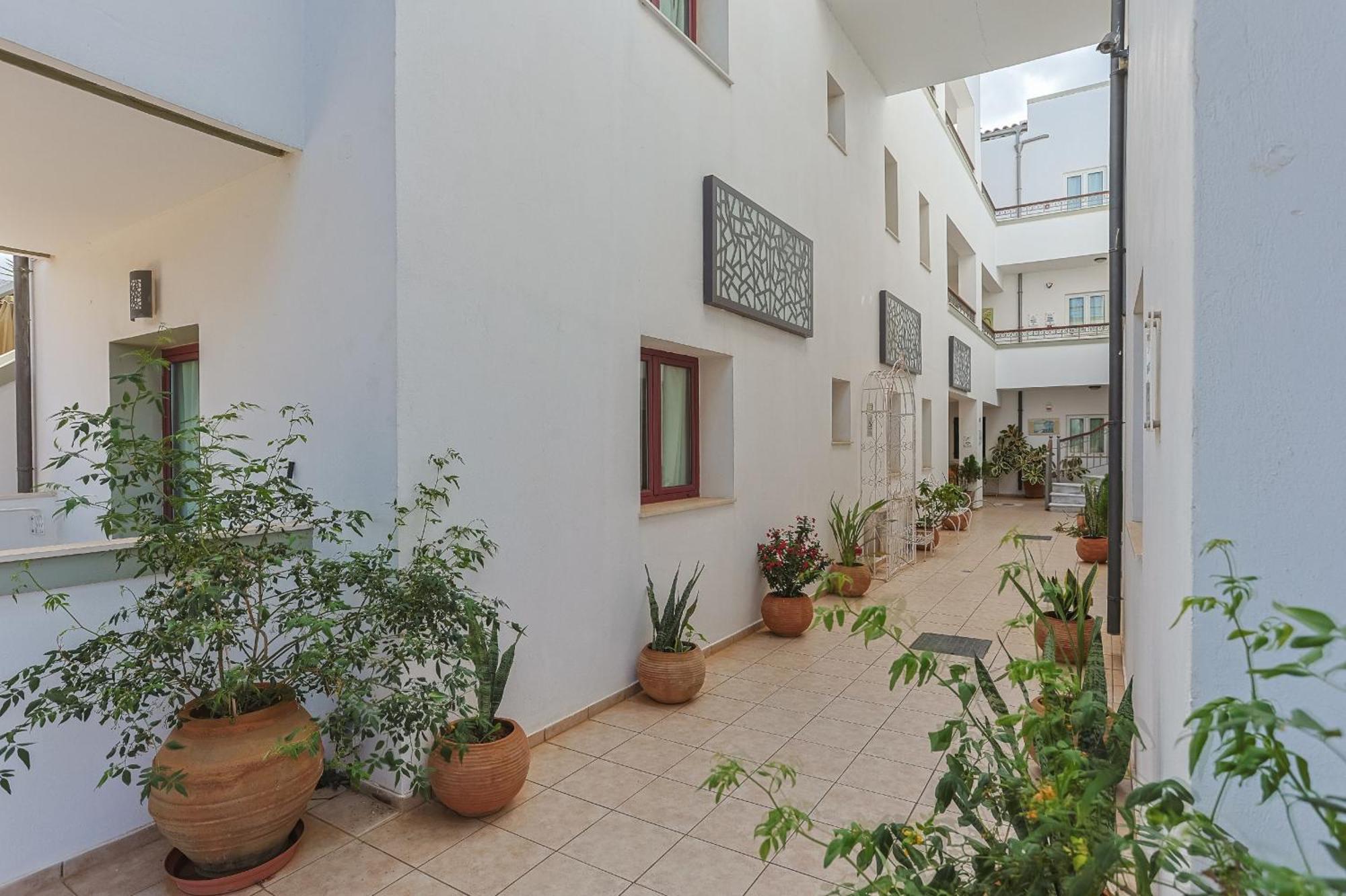 Bella Elena By Estia Aparthotel Malia Eksteriør bilde