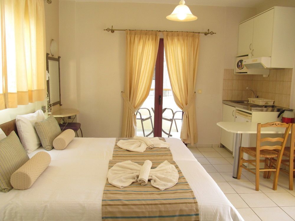 Bella Elena By Estia Aparthotel Malia Eksteriør bilde