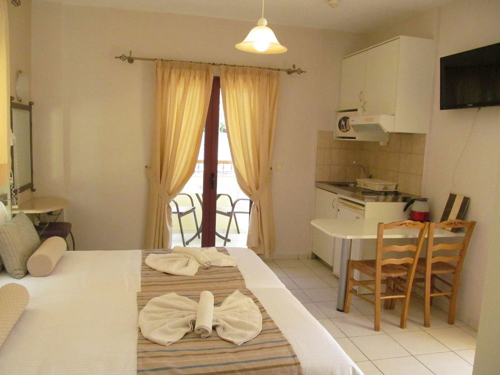 Bella Elena By Estia Aparthotel Malia Eksteriør bilde