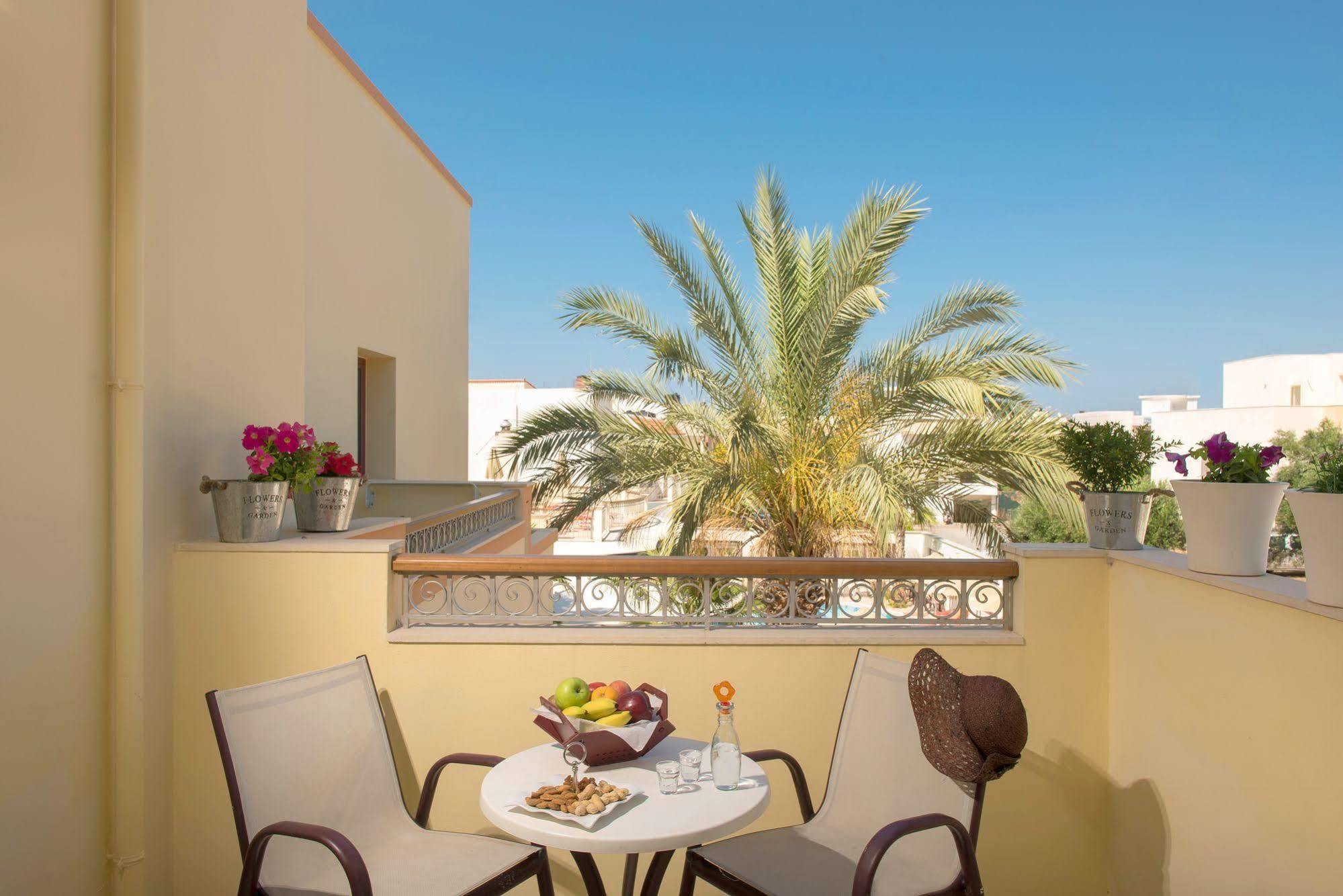 Bella Elena By Estia Aparthotel Malia Eksteriør bilde